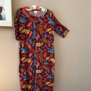 LuLaRoe Red and Blue Patterned Garment